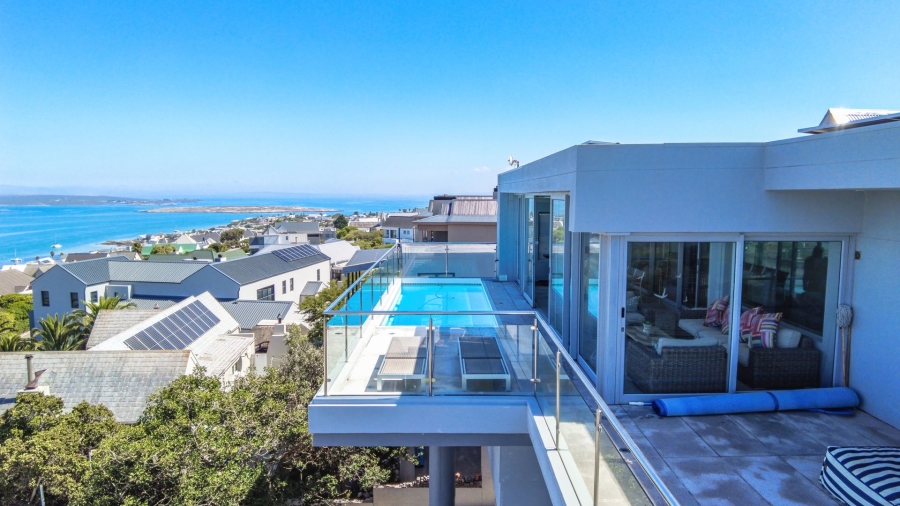 6 Bedroom Property for Sale in Myburgh Park Western Cape